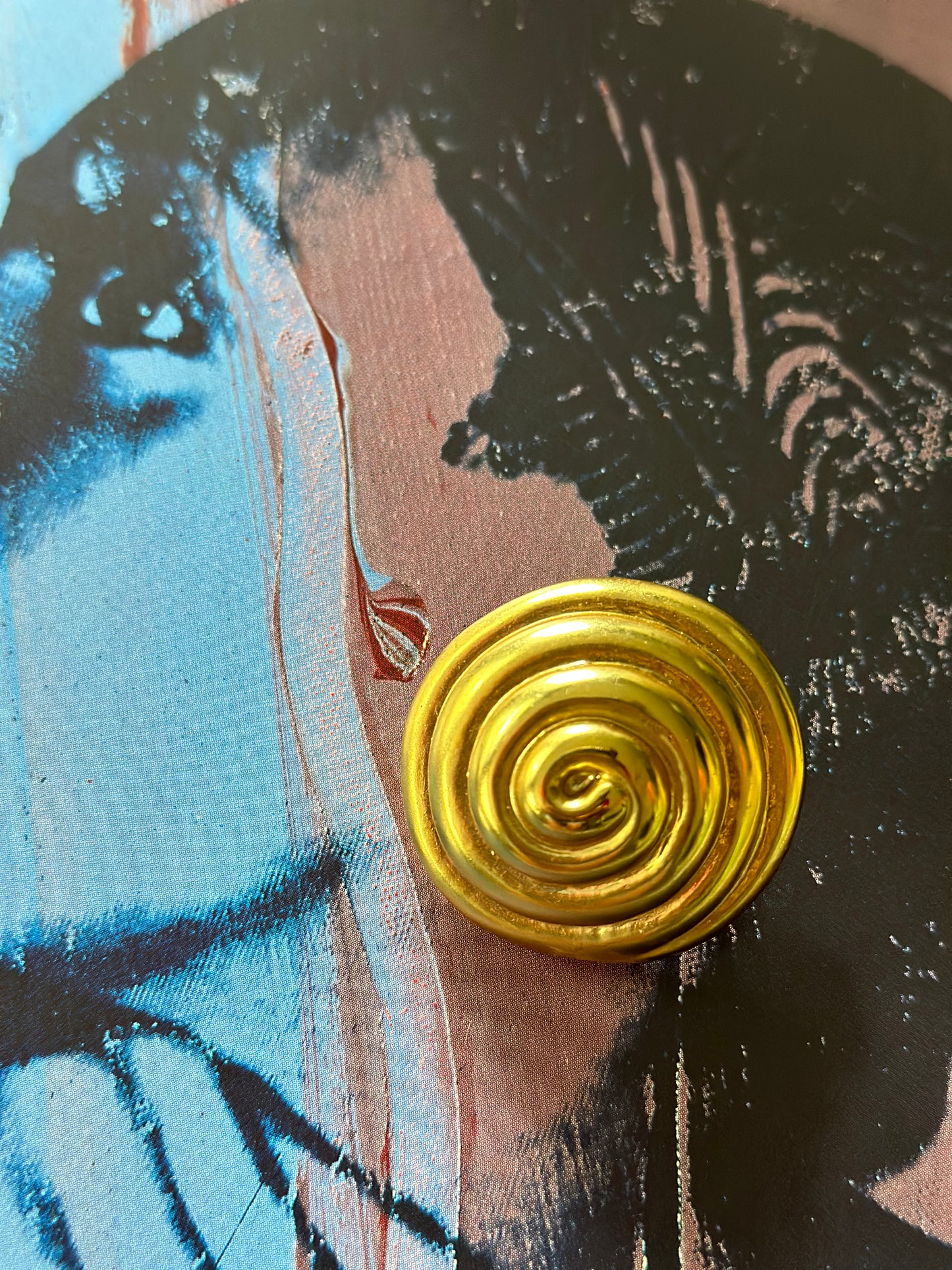 Vintage goldtone Button Earrings